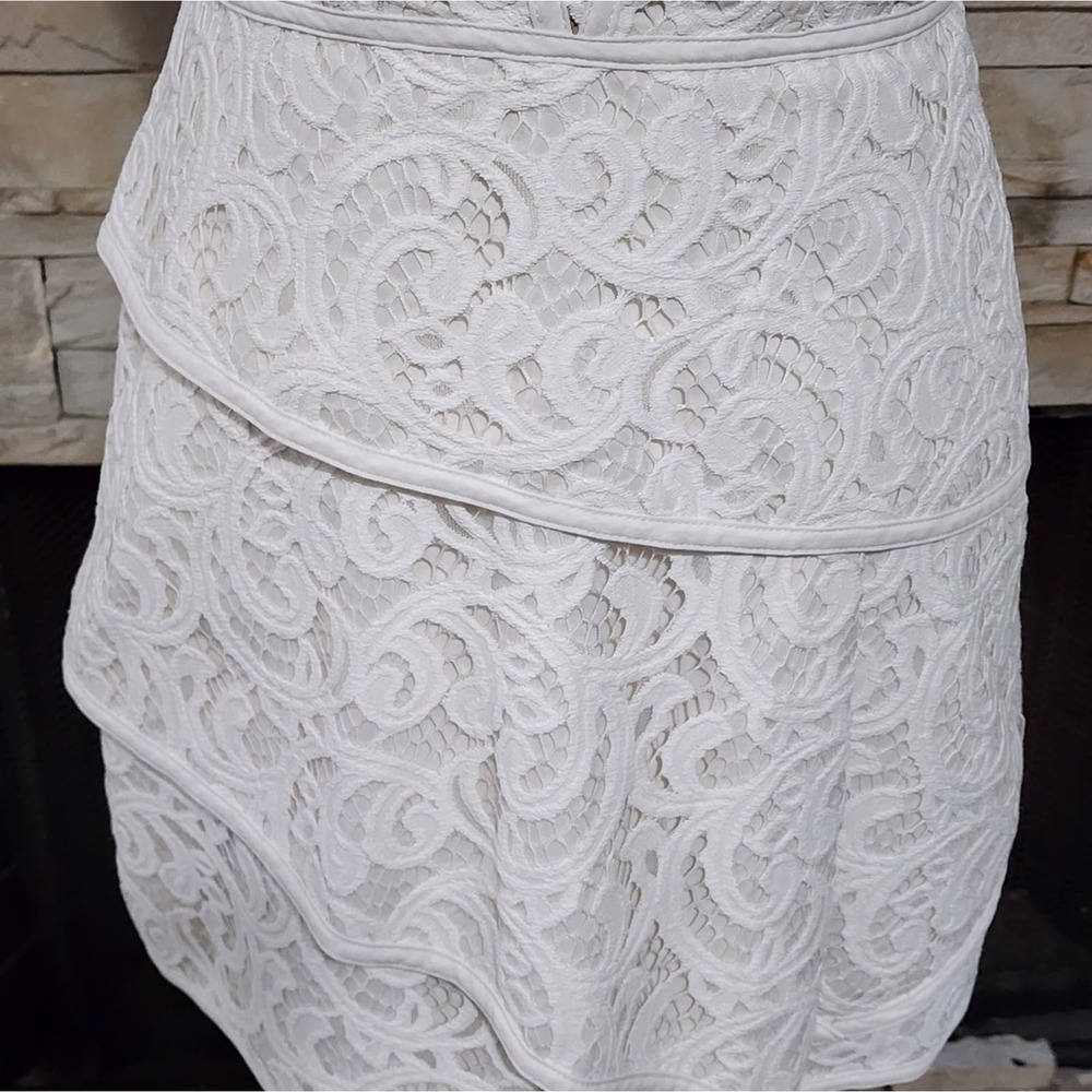 BCBGMAXAZRIA Ivory Sleeveless lace overlay sheer back‎ mini party dress size 8 - Picture 6 of 9